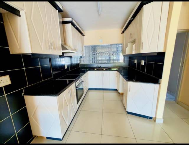 3 BEDROOM APARTMENT FOR SALE IN BRIGHTON BEACH